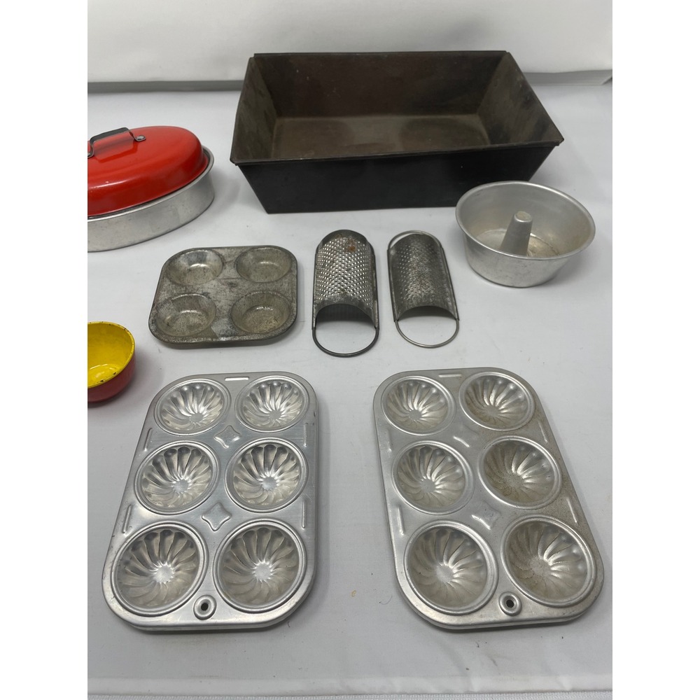 Vintage Toy Kitchenware Lot – Mid Century Metal & Enamel Play Cooking Tools Pans - Picture 2 of 6